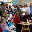 20. desember: Dronning Sonja besøker Barnemedisinsk poliklinikk på Rikshospitalet (Foto: Berit Roald / NTB scanpix)